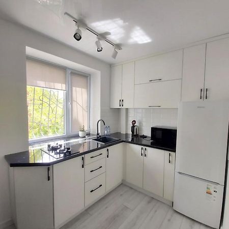 2-Х Комнатная Квартира Taraz Extérieur photo