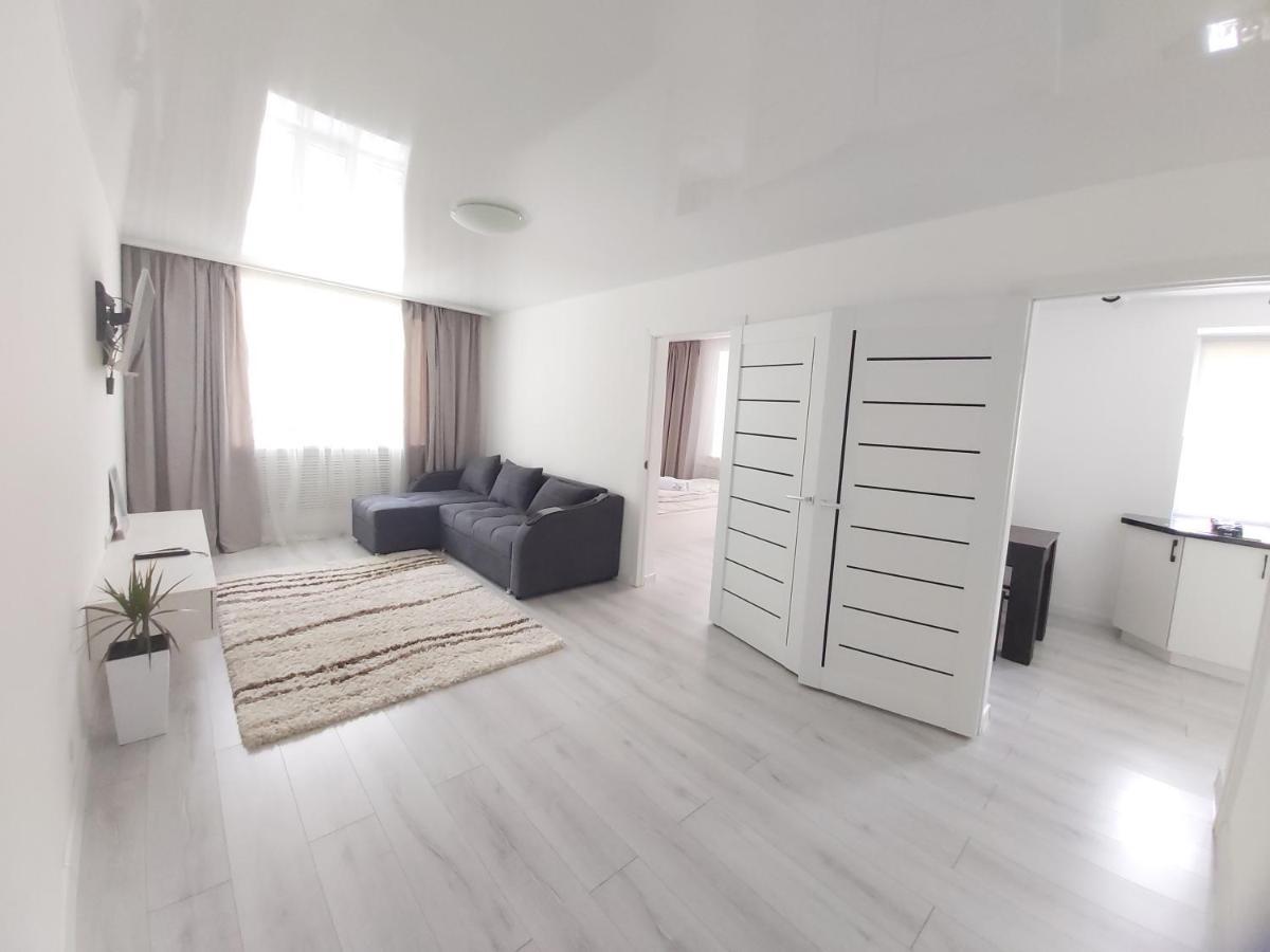 2-Х Комнатная Квартира Taraz Extérieur photo